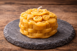 🐝 Premium Bienenwachskerze „Blütenkorb“