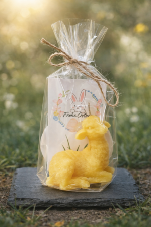 Osterlamm aus reinem Bienenwachs – dekorative Naturkerze (Handarbeit)