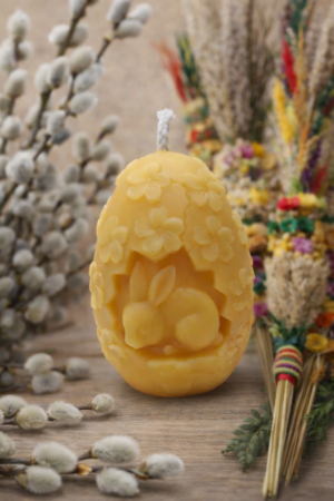 Osterkerze „Frühlingshase im Ei“ aus Bienenwachs